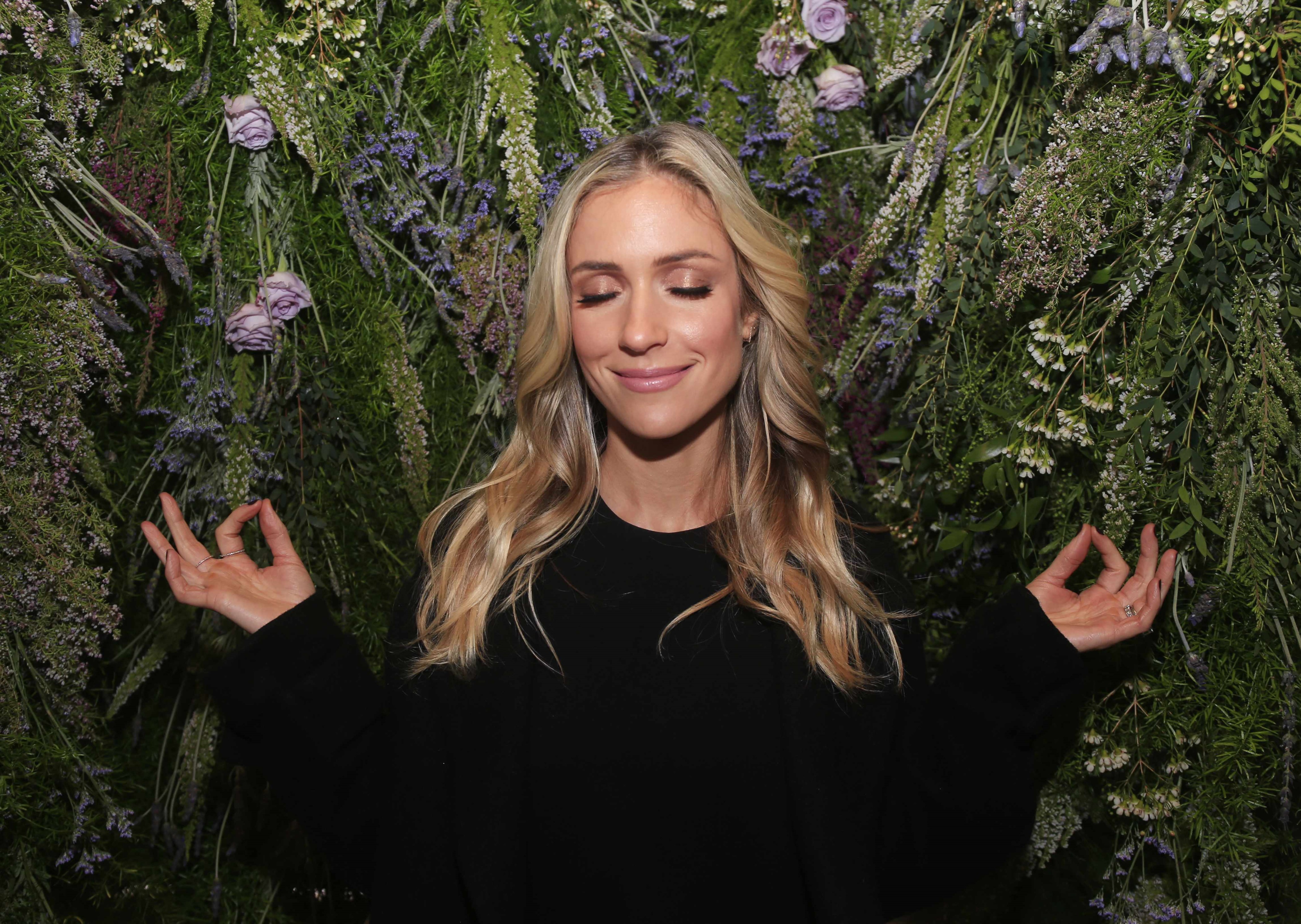 HQ
